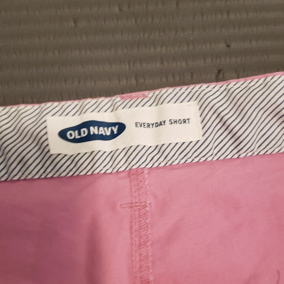 Shorts - Picture 3 of 3